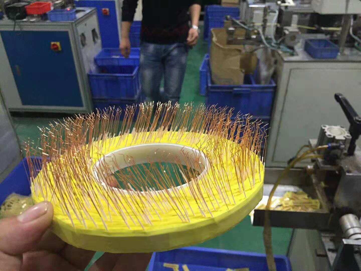 代理銅箔背膠、銅箔焊引線、銅箔穿套管、銅箔貼焊點、銅箔焊線、銅箔裁切等代加工工序